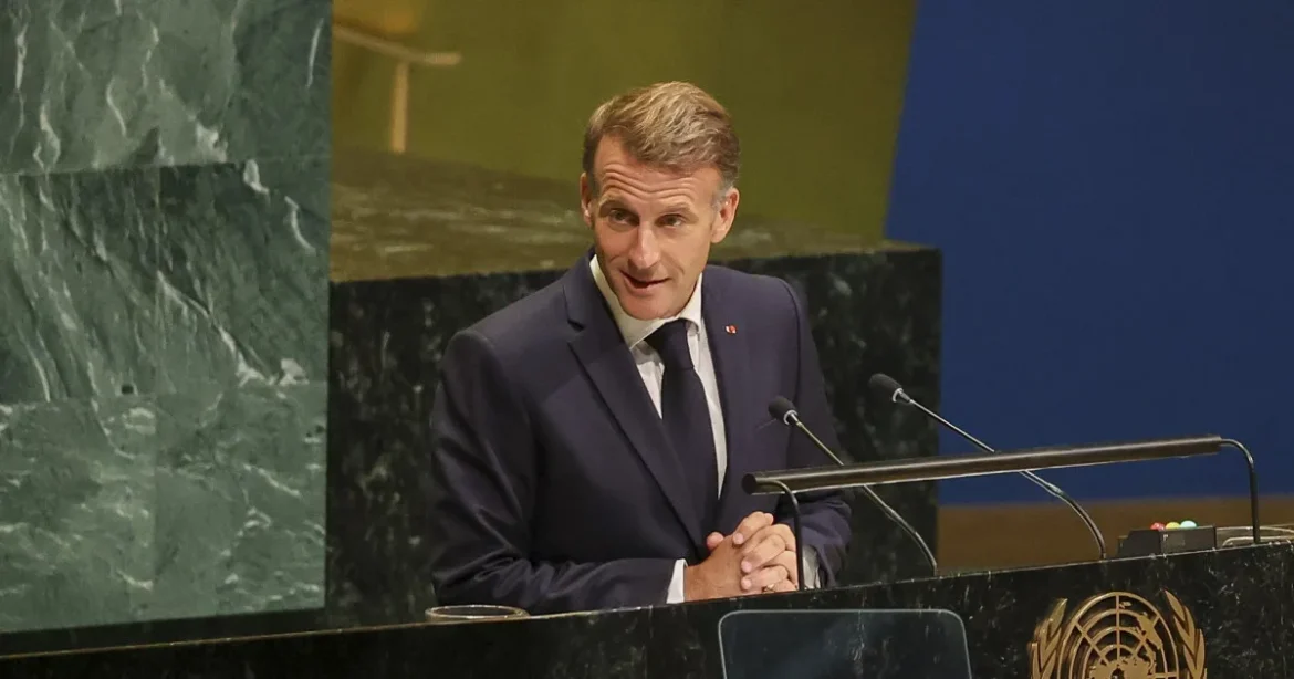 Macron szerint szégyenletes színjáték zajlik Gázában