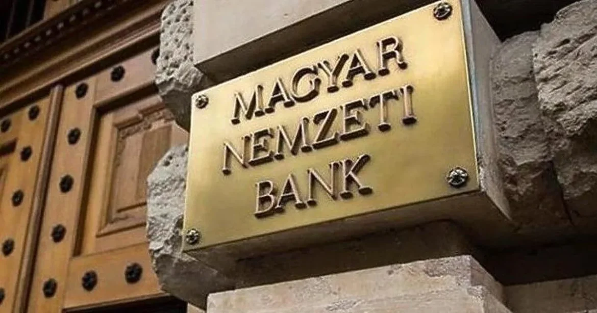 Varga Mihályék borúsabban látják a jövőt