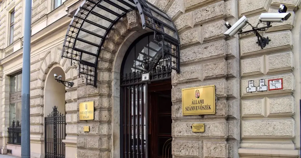 Megelégelte Magyar Péter kritikáit, az államfőhöz fordult az ÁSZ vezetője